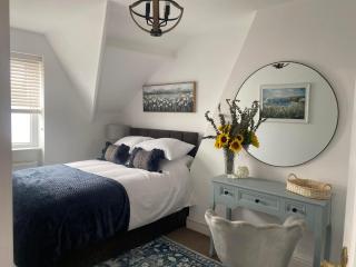 The Penthouse at Percy House Pet Friendly 2 Bedroom Apartment in Porthcawl Sleeps 4 people Located in the town centre - Porthcawl - 0