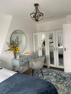 The Penthouse at Percy House Pet Friendly 2 Bedroom Apartment in Porthcawl Sleeps 4 people Located in the town centre - 7