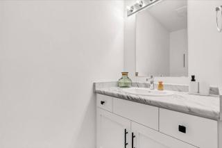 Modern Two story Town home - Kitchener - 5