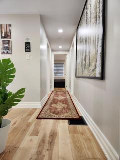 The Serene Haven Modern 2 Queen Bed Full Apartment - St. Catharines - 2
