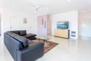 Tuggeranong Short Stay #06 - Sleeps 6 - Tuggeranong - 9