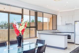 Tuggeranong Short Stay #06 - Sleeps 6 - Tuggeranong - 8