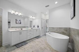 NEW-6BR DiscoVilla- Sleeps16 Heated Pool More - Tampa - 8