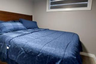 Cozy 2-Bedroom Basement Guest Suite with Private Entrance and Proximity to the Airport - Edmonton - 4