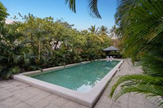 Unparalleled Upward Street Apartment-Close To City - Cairns North - 8