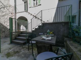 Mamma Ciccia - modern apt in the historic centre - 0