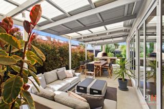 Stylish Indoor Outdoor Sleeps 8 - Cowes - 9