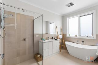 Stylish Indoor Outdoor Sleeps 8 - Cowes - 7