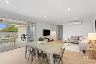 Holiday in Style Sleeps 10 - Cowes - 5