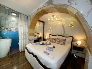 Heated Private Ozone Salt Pool, Jacuzzi, Cinema Inside & Outside, Ping Pong, Billiard, Ps5, Playground, Giant Chess, Giant Monopoly, Table Football, 3x Surround Sound - Villa Rokka Luxe - Kissamos - 9