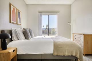 N Hollywood 2BR w Gym Pool nr TJ shops LAX-633 - Los Angeles - 2