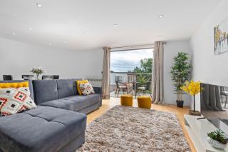 Modern Two Bedrooms Flat in Kingston KT2, London - 4