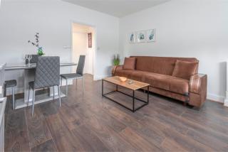 Modern family home w/Wi-Fi, Netflix, self check-in - Londra - 6