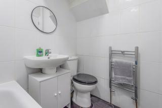 Modern family home w/Wi-Fi, Netflix, self check-in - Londra - 2