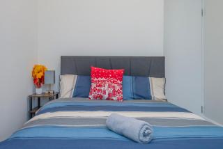 Modern family home w/Wi-Fi, Netflix, self check-in - 3