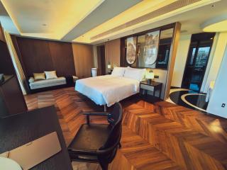 PURPLE HORSE HOTEL &Beijing Hutong Designer Boutique Garden Hotel&French window&Close to The Forbidden City&Tian'anmen&Wangfujing&Nanluogu Lane&Lama Temple&360-degree viewing terrace bar&Small roof swimming pool&Private bathtub&Laundry&Gym&Family suite - Beijing - 1