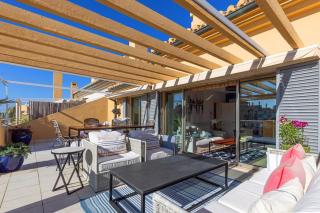 Beautiful penthouse overlooking marina channels - 6