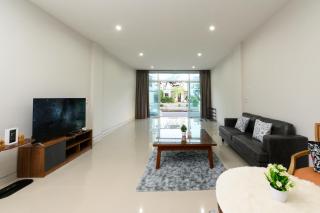 Calla House Hatyai for 18pax in Prime location 6 mins drive to Lee Grd - 0