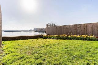 Stunning Ground Floor Hartlepool Marina Apartment - 3