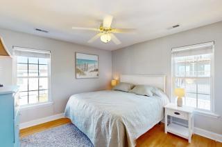 The Hornet's Nest - Surf City - 1