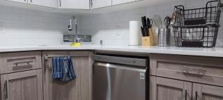 Cozy 2-Bedroom Basement Guest Suite with Private Entrance and Proximity to the Airport - Edmonton - 8