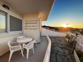 Rona Vista Suites cozy veranda - Polykhrono - 8
