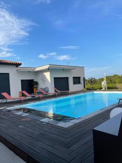 Casa Albera contemporaine piscine vue montagne - 9