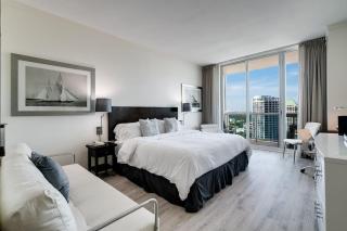 City View Balcony steps from Restaurants, Peacock Park & Marina - Miami - 0