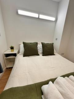 Luxury rooms in cross harbour - London - 8
