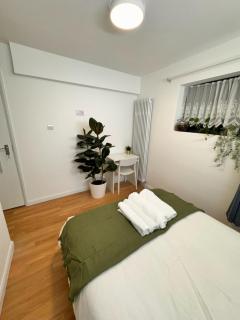 Luxury rooms in cross harbour - London - 3