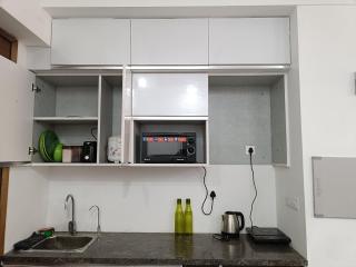 Luxury with peace#couple friendly#darshana Suites - Noida - 0