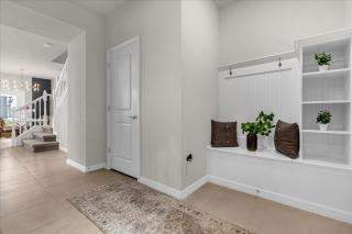 5 Bedrooms- 4,5 Baths- Windsor Island 4066 La - Davenport - 7
