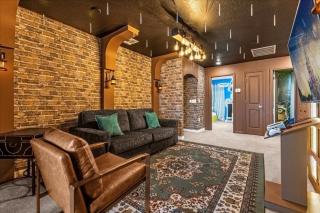 5 Bedrooms- 4,5 Baths- Windsor Island 4066 La - Davenport - 5