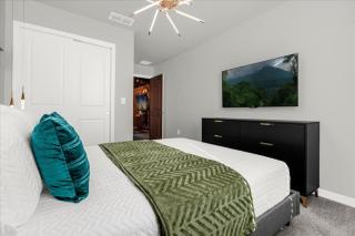 5 Bedrooms- 4,5 Baths- Windsor Island 4066 La - Davenport - 2