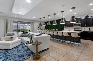 Comfortable Vacation Home Great Resort Pool/Spa Sleeps 20 - Kissimmee - 4