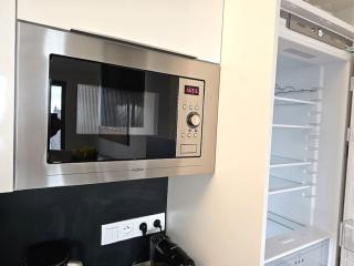 Luxurious Apartment Near the Center - Entire Unit - 2