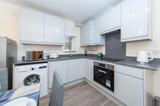 2 Bedroom Flat Free Parking - Reading - 2