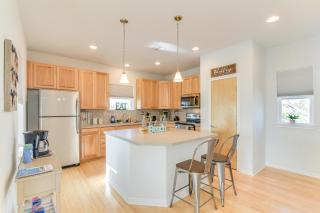 Seabrook Getaway w/ Balconies & Bay Views! - 3