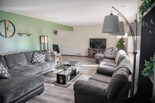 The Hemlock/Hot Tub/Golf/Private Yard - 1