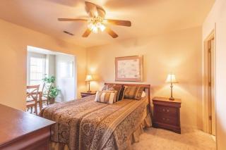 Top Floor Eagles Nest Condo with Pool and Hot Tub and Lake Views next to SDC - Branson - 6