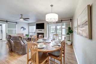 Deck and Golf Course Views Munds Park Condo! - 3