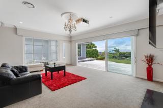 Countryside Haven Retreat with Pool and Deck - Clevedon - 8
