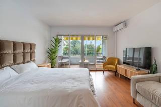 Elegant Studio with Balcony, Pool & Parking - Marbella - 0