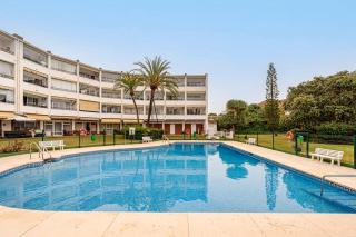 Elegant Studio with Balcony, Pool & Parking - Marbella - 3