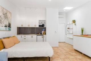 The Lane III - Byron Bay - 0