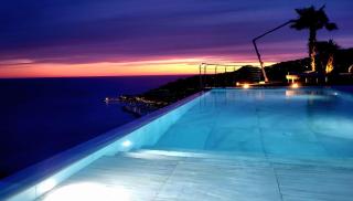 Villa Sabrina Riviera dei Fiori a Picco sul Mare con Piscina Privata ,WELLNESS & SPA - Imperia - 2