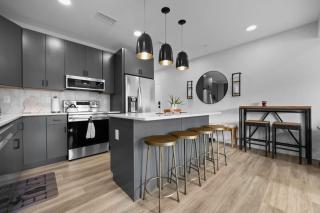 Slabtown 203 Luxury Condo Great Location - 0