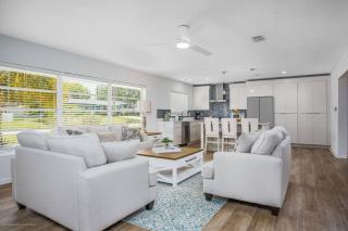 Gorgeous Grove Contemporary Home - Sarasota - 6