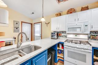 Downtown Williams Home Walk to Shops and Dining! - 4