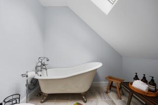 Lakefront Retreat, Mins to Dtown, Firepit, Hot Tub, Pet friendly! - Charlevoix - 5